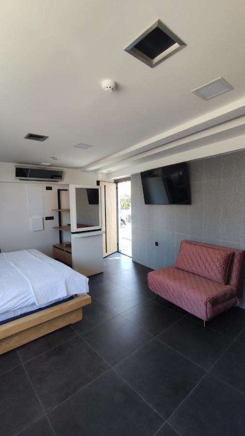 Summertime Signature Suites Agia Marina Exterior foto